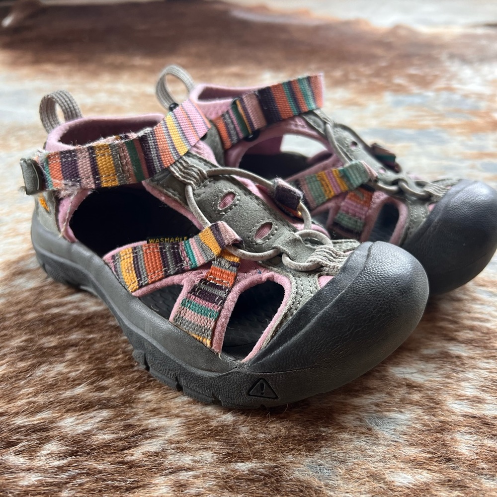 Keen Pink Closed Toe Caged Sandals Sz 11 Kids Girls Outdoors Hiking